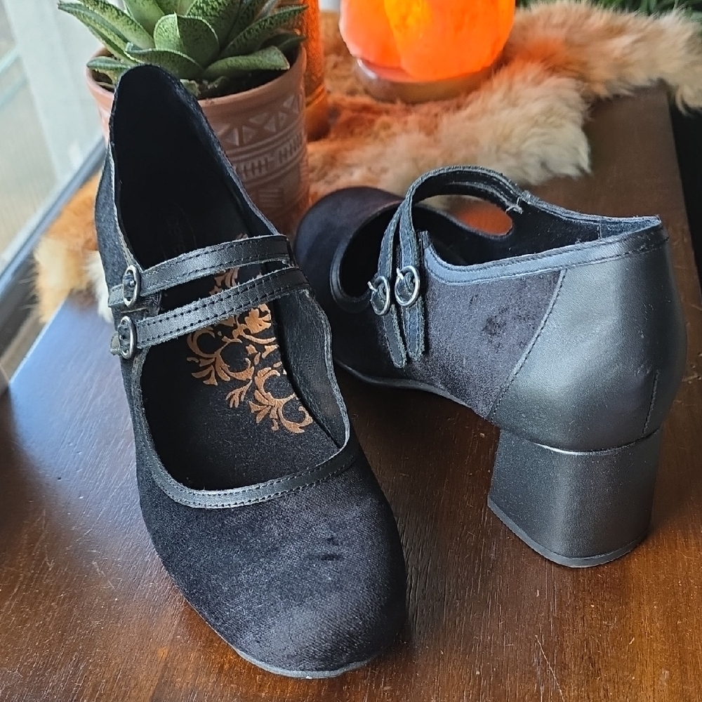 Aetrex Black Velvet Leather Mary Jane Preppy Goth Heels 8.5 39